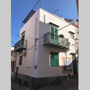 Appartamento Via San Giacomo Primo Piano, Isola di Ustica